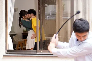Sáng đi làm tối về rủ em đồng nghiệp đi đóng gạch